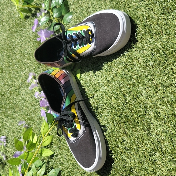 Vans.. - Picture 7 of 12